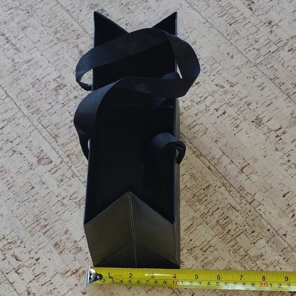 Blue Lagoon Iceland Black Gift Bag - Picture 3 of 9